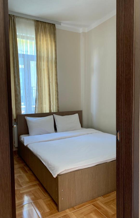 Hotel Port Altus Batumi Exteriör bild