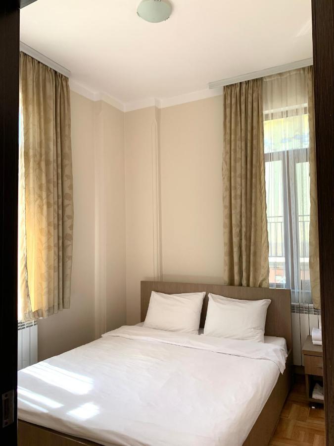 Hotel Port Altus Batumi Exteriör bild